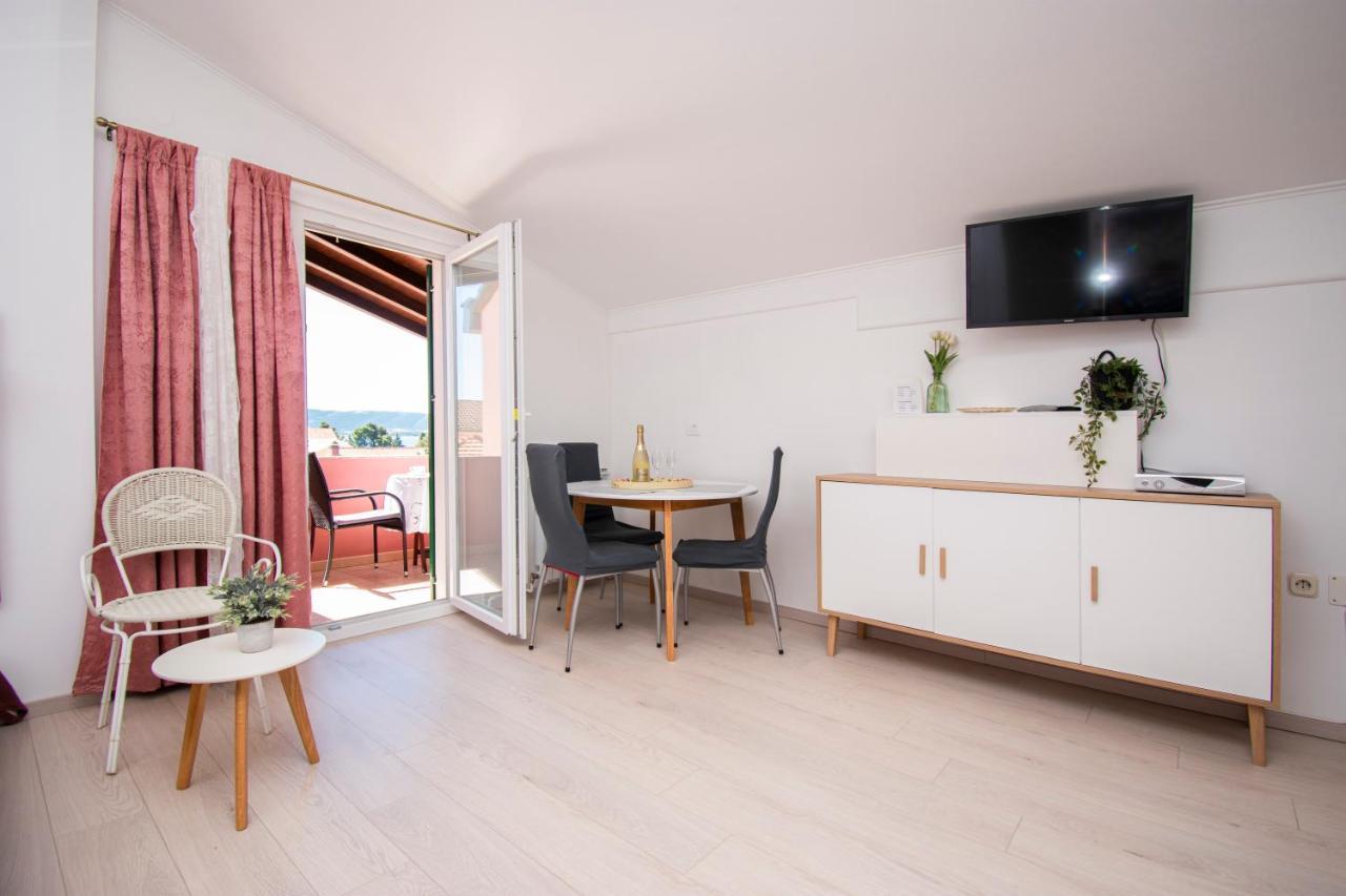 Villa Rosa Brodarica  Exteriör bild