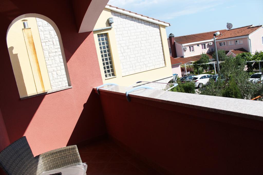 Villa Rosa Brodarica  Exteriör bild
