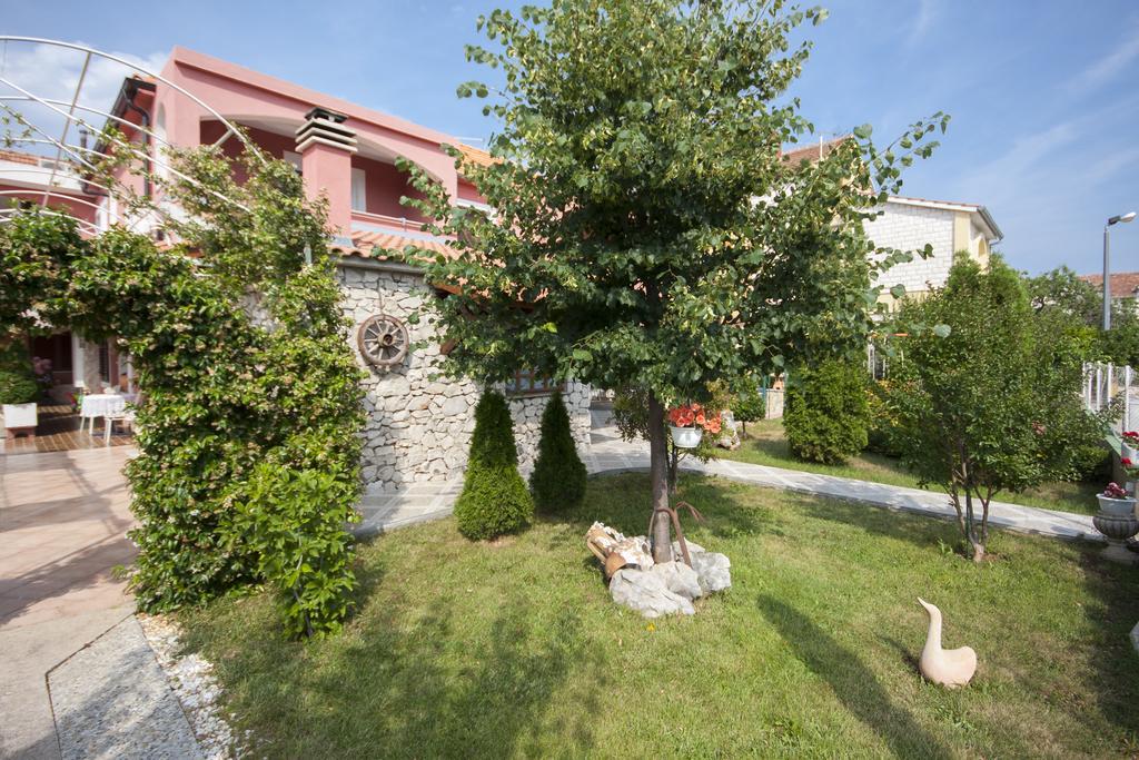 Villa Rosa Brodarica  Exteriör bild
